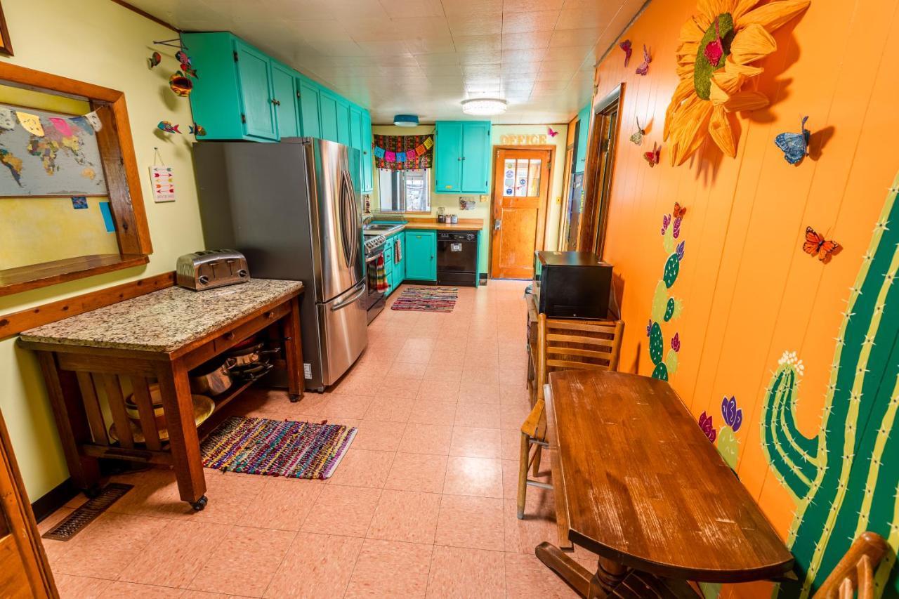 The Wanderlust Hostel Gunnison Dış mekan fotoğraf