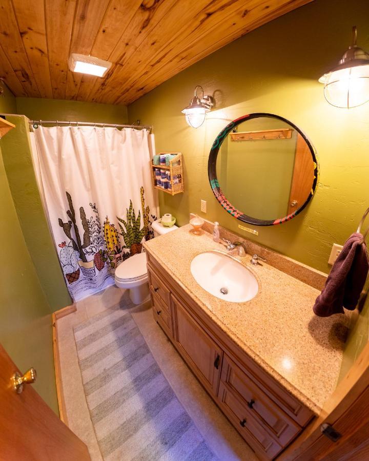The Wanderlust Hostel Gunnison Dış mekan fotoğraf